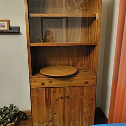 Small hutch