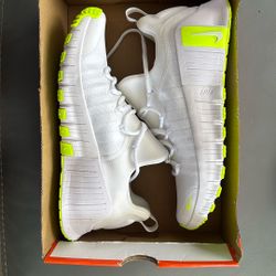 Nike Free Metcon 6 – White/Volt – Men’s Size 9.5 / Women’s 11 – Unisex – New 