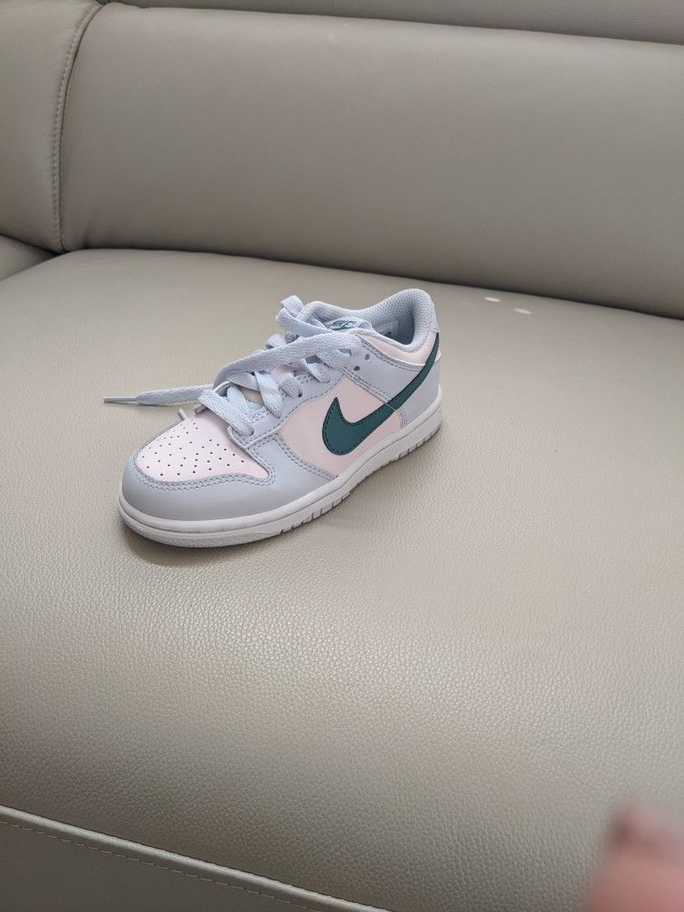 Nike Dunk Low Girls Shoes 12 C