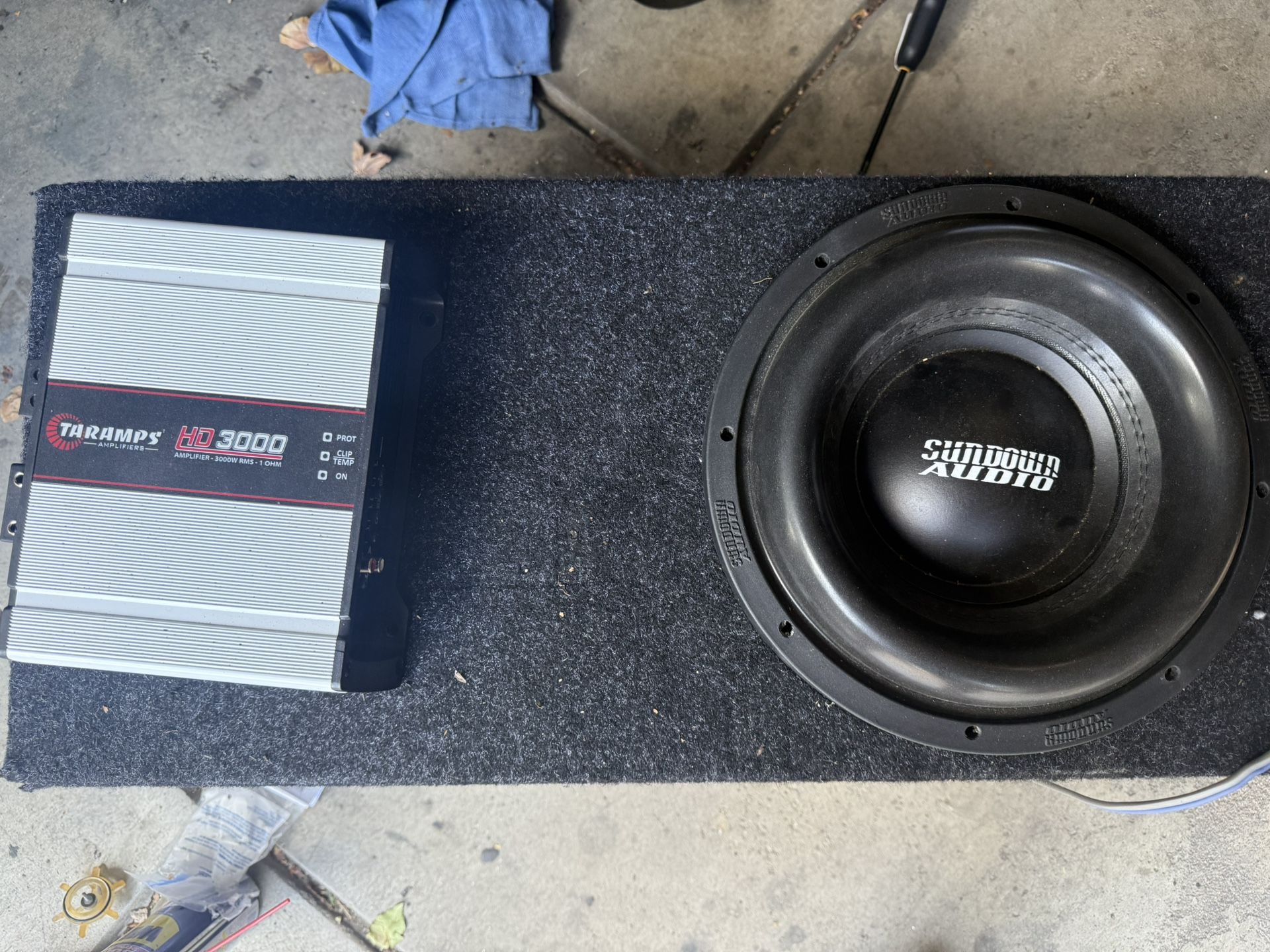 10” Sundown Audio 1500w Sub With Amp And Box