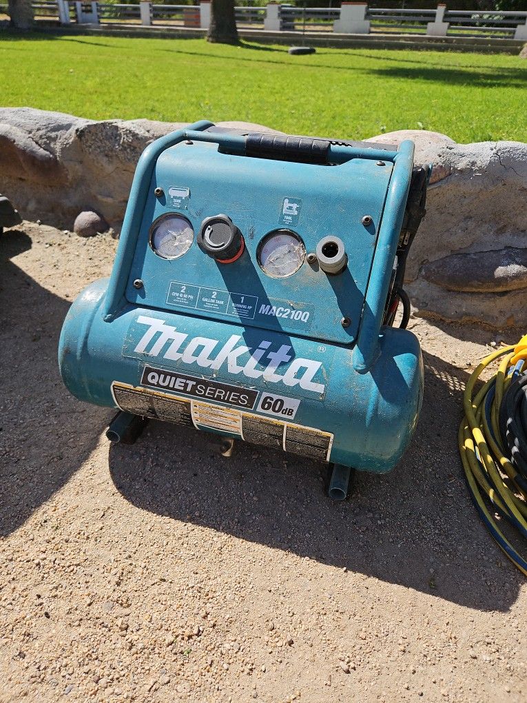 Makita Electric Air Compressor 