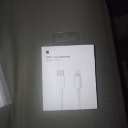Apple USB-C to Lightning 