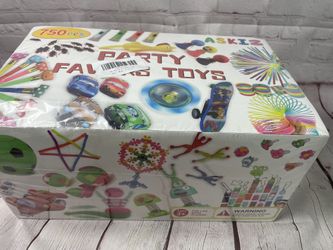 New 750 PCS Party Favors Toys Assortment for Kids
