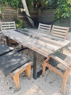 FREE outdoor table