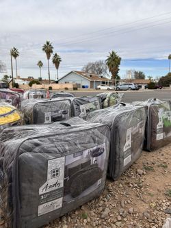 Cobijas. Cal King Aborregadas.  $40   91 Ave McDowell 