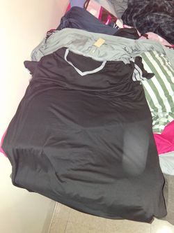 11 plus size sleeping shirts and 3 brand new  sweatpants