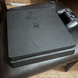 PS4 With PS4 Controller 