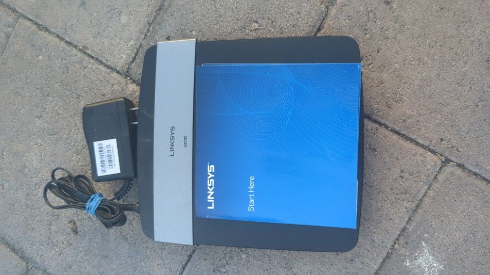Linksys E2500 WiFi Router