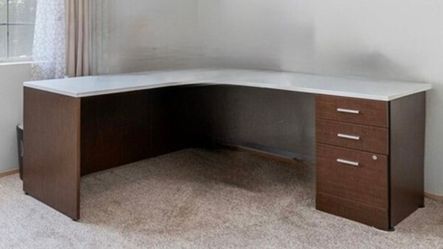 L-shaped desk-FREE