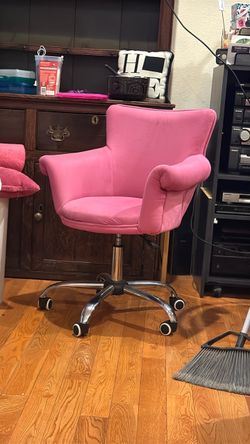 Princes office chair like new use for display for a movie