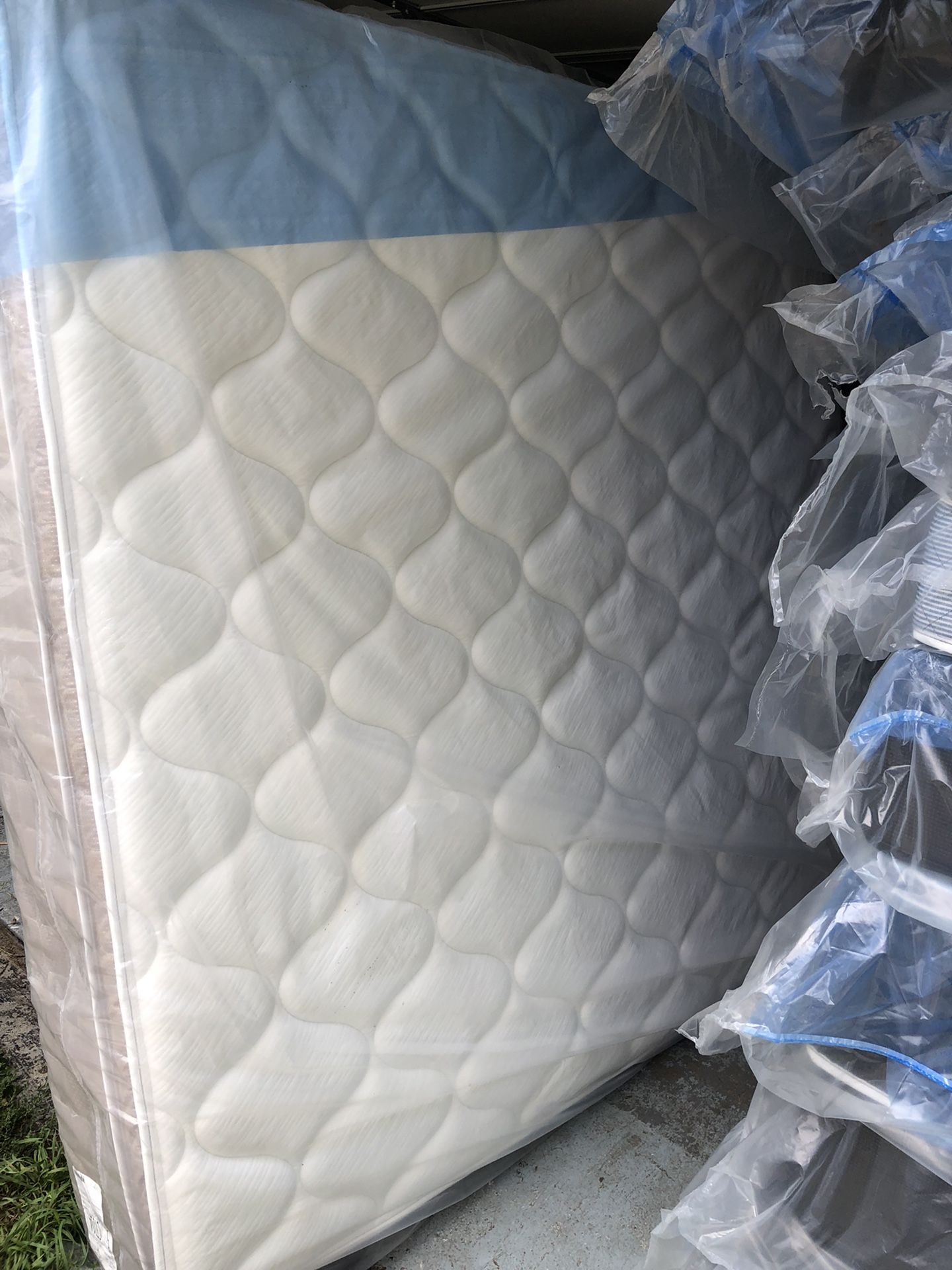 Pillow Top Mattresses! King $475, Queen $365, Full $315, Twin $265