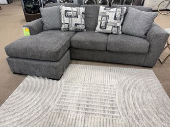 🛋️ Floor Model Sale – $699