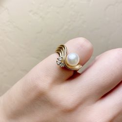 14k Yellow Gold Diamond Natural Pearl Ring