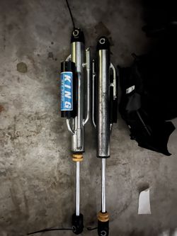 Jeep Gladiator Rear Shocks King Shocks 