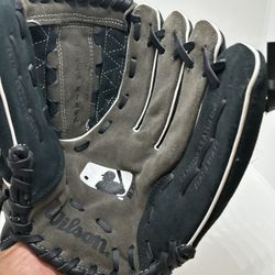 Wilson 11 1/2" AOR315 Baseball Glove Right Hand Leather (open Box)