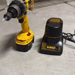 Drill Comes With Batteries 