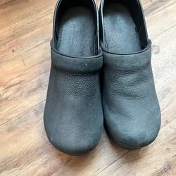 Sanita Oiled Leather Women's Clog in Black