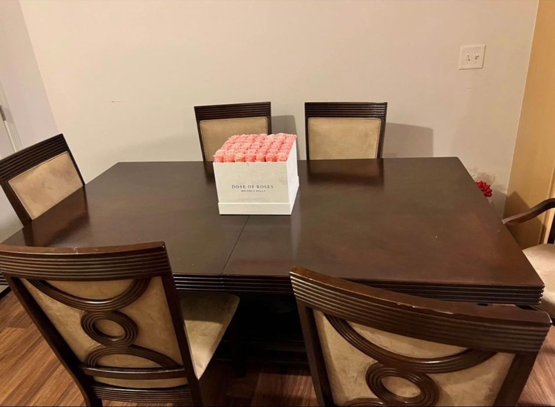 8 Piece Dinning Room Set