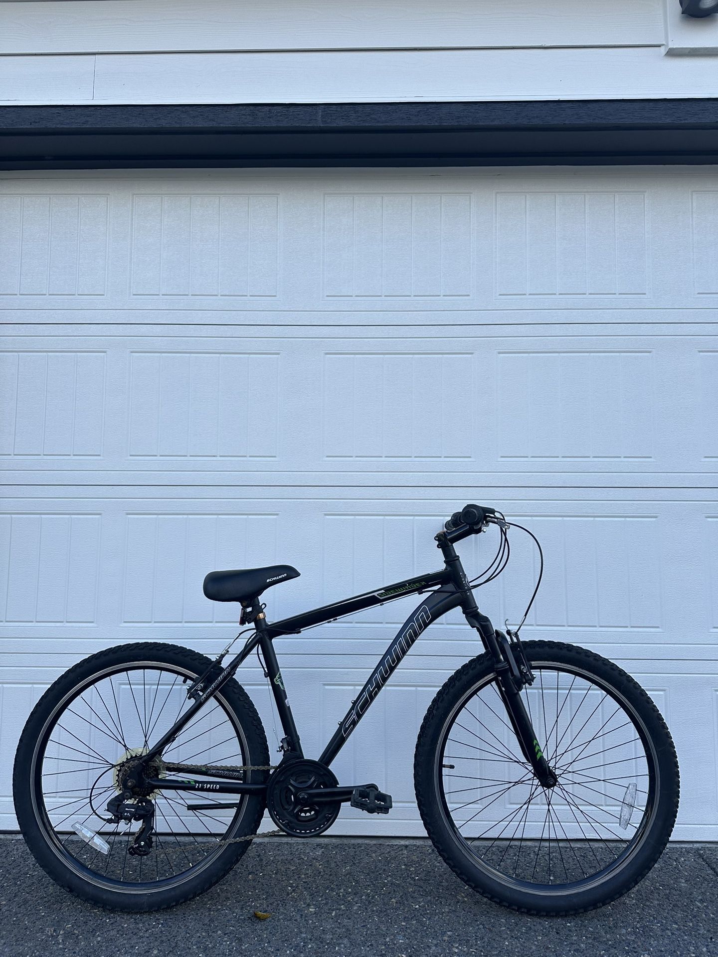 Schwinn Sidewinder 26” Mountain Bike Front Suspension Street Bicycle