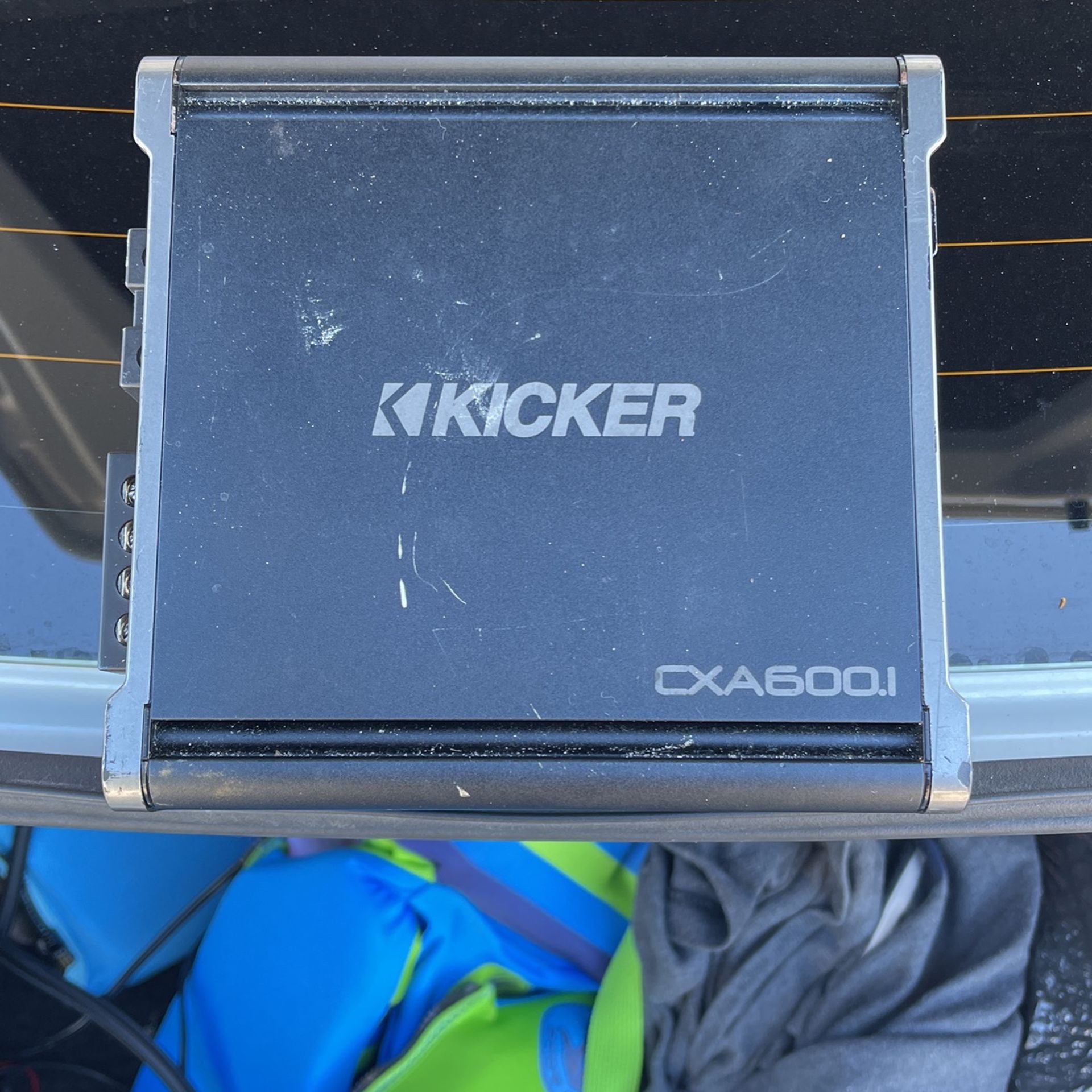 Kicker CX600.i