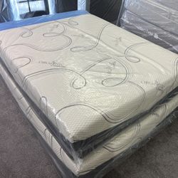 Mattress MemoryFoam Queen Size.  Colchones 