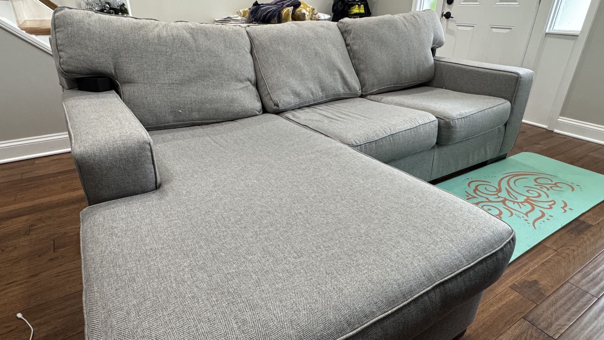 Ashley 2 Piece Sectional Sofa Like-New