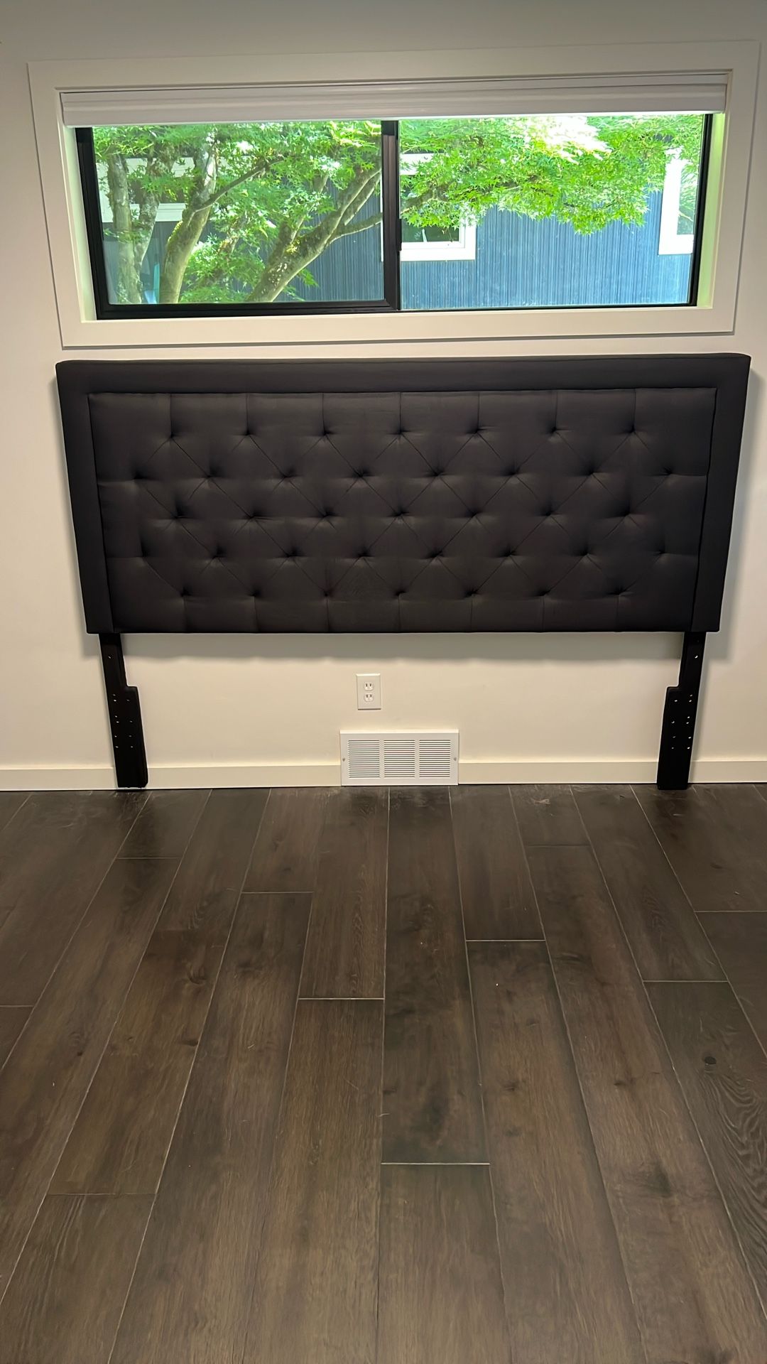FREE King Size Headboard In NEW condition Pickup In Bellevue