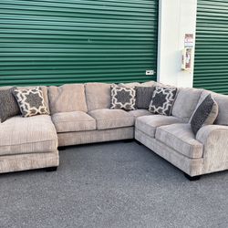 Beautiful Large Ashley Furniture Sectional Couch With Throw Pillows 