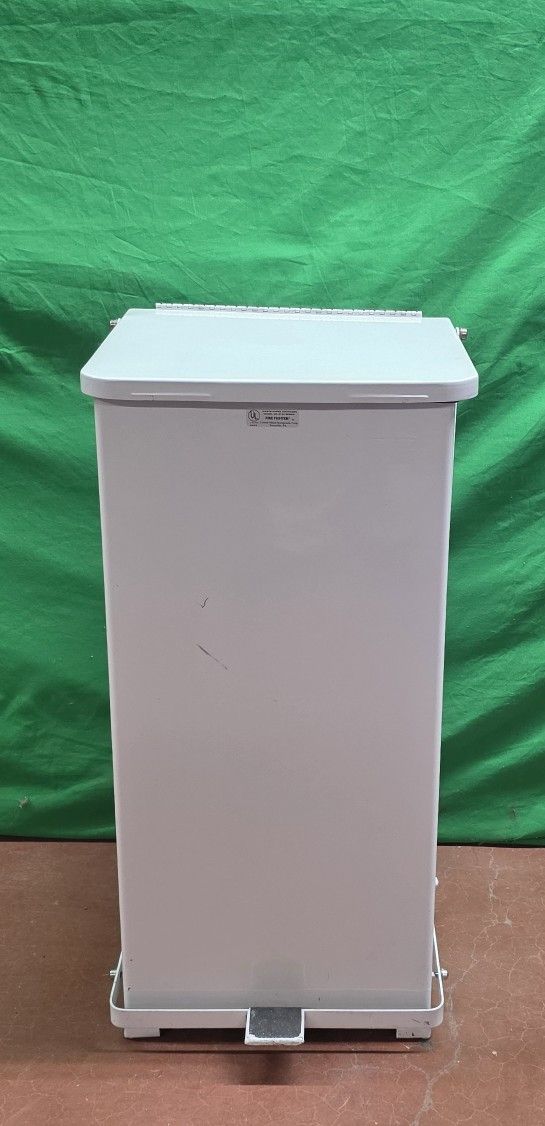 Heavy Duty Trash Can 