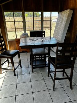 Coffee table with 3 chairs