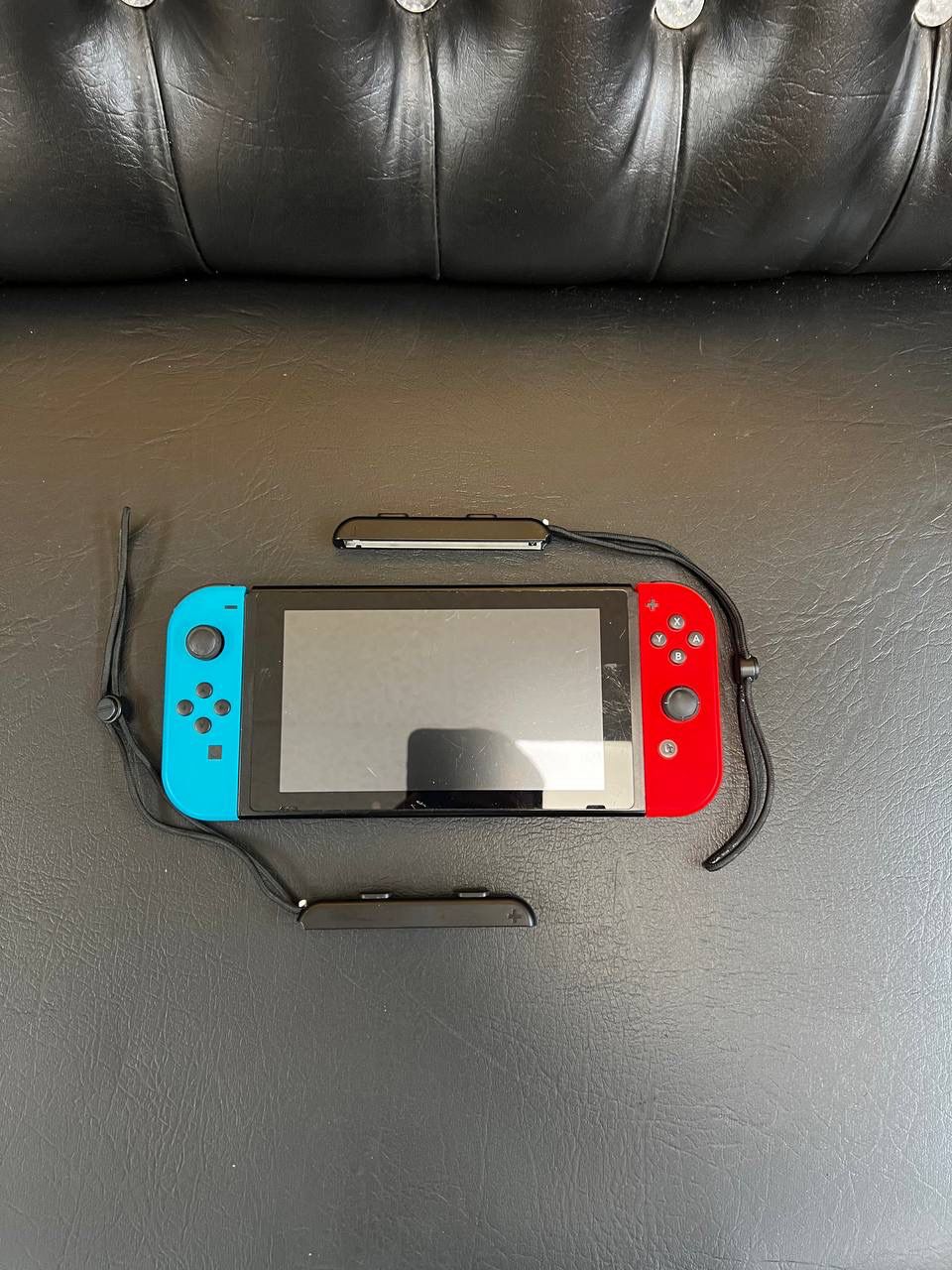 Nintendo Switch 32GB(HAC-001) - Console w/ Neon Blue & Neon Red Joy-Con