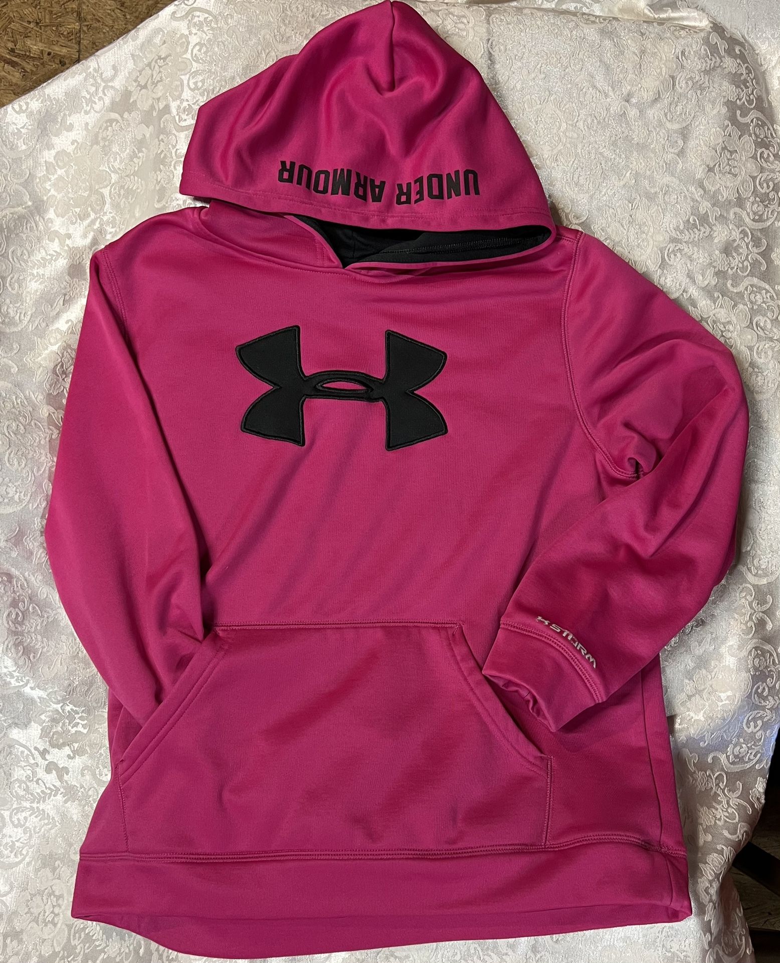 Pink Under Armour Sweatshirt YXL