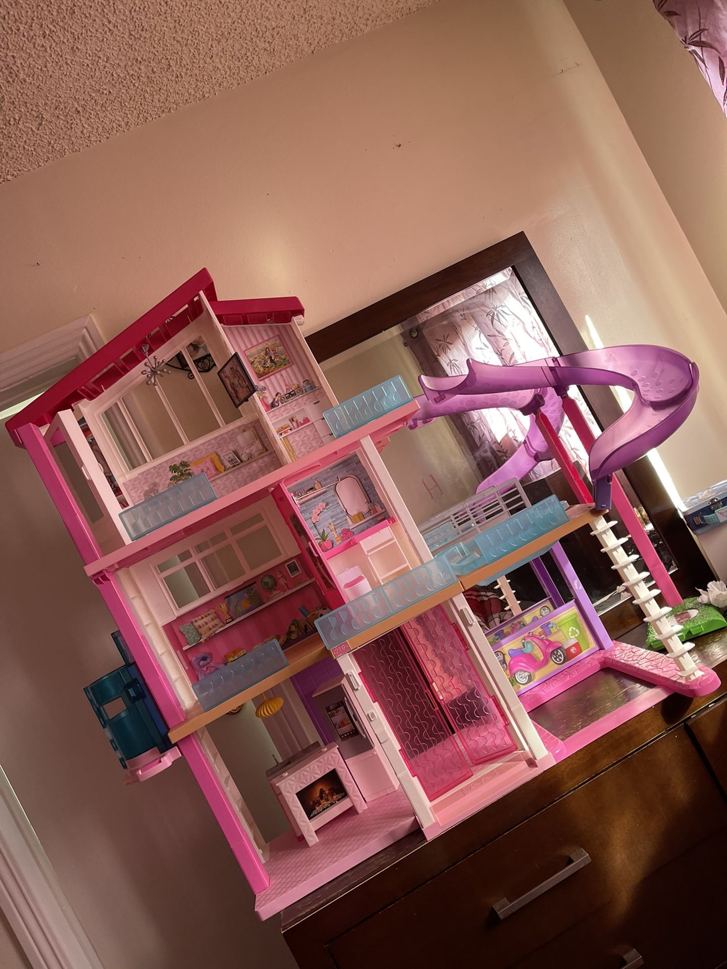 Barbie Dreamhouse FHY73 Dollhouse Used - Main Image
