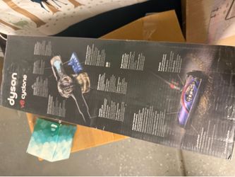 Dyson V8 cyclone vaccum Pet Stick Cordless