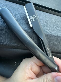 Straight razor exposed holder