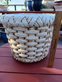 Planter / Flower Pot Sale (Be sure to check out my other ads!)