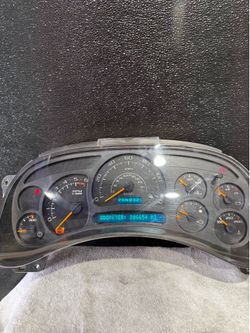 Escalade cluster  rebuilt 03-07