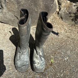 Cabellas Insulated Rain Boots