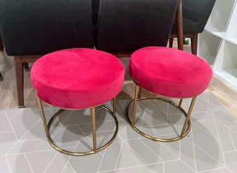 2x beautiful ottomans / stools in great condition