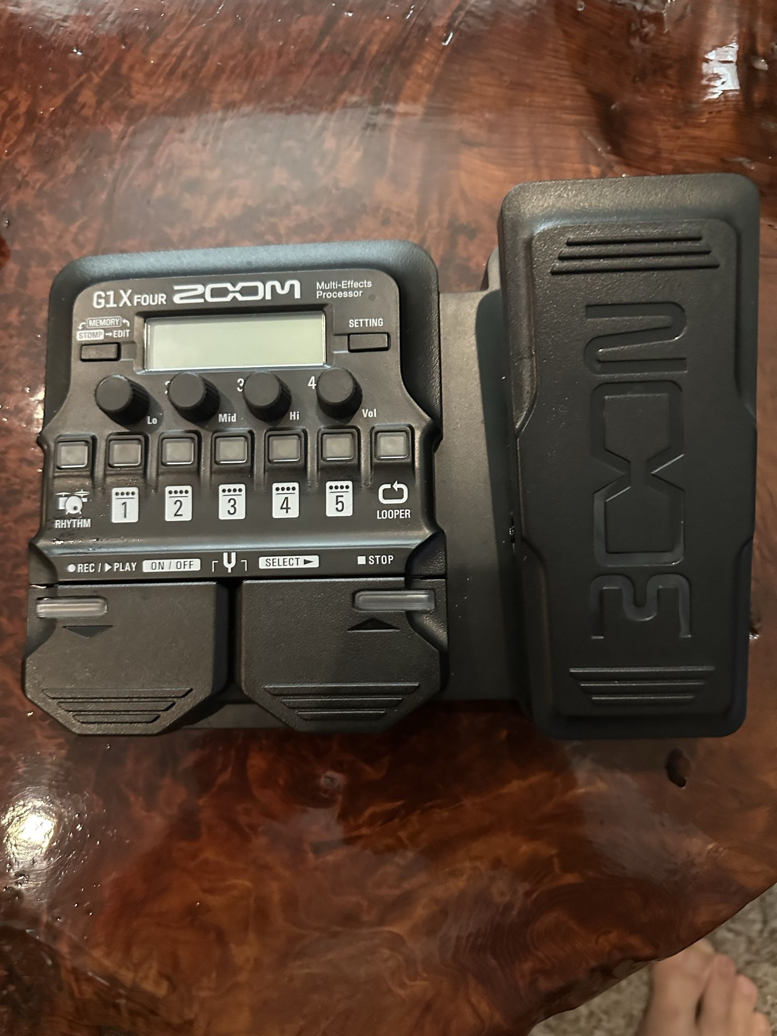 Zoom G1X FOUR Guitar MultiEffects Processor with Expression Pedal for