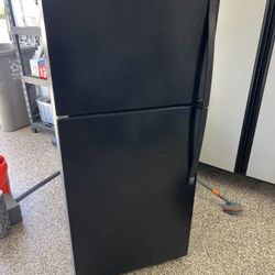 Whirlpool Refrigerator (14.2 Cu ft)