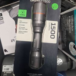 Nevo 1000 flashlight