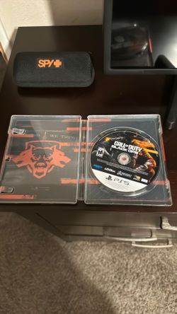 BO6 Like New No Sratches, comes with a metal case!