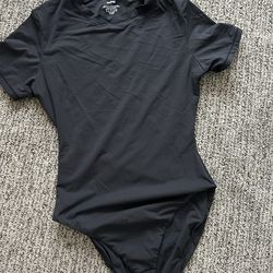 SKIMS  Black Essential Crew Neck Short Sleeve Bodysuit