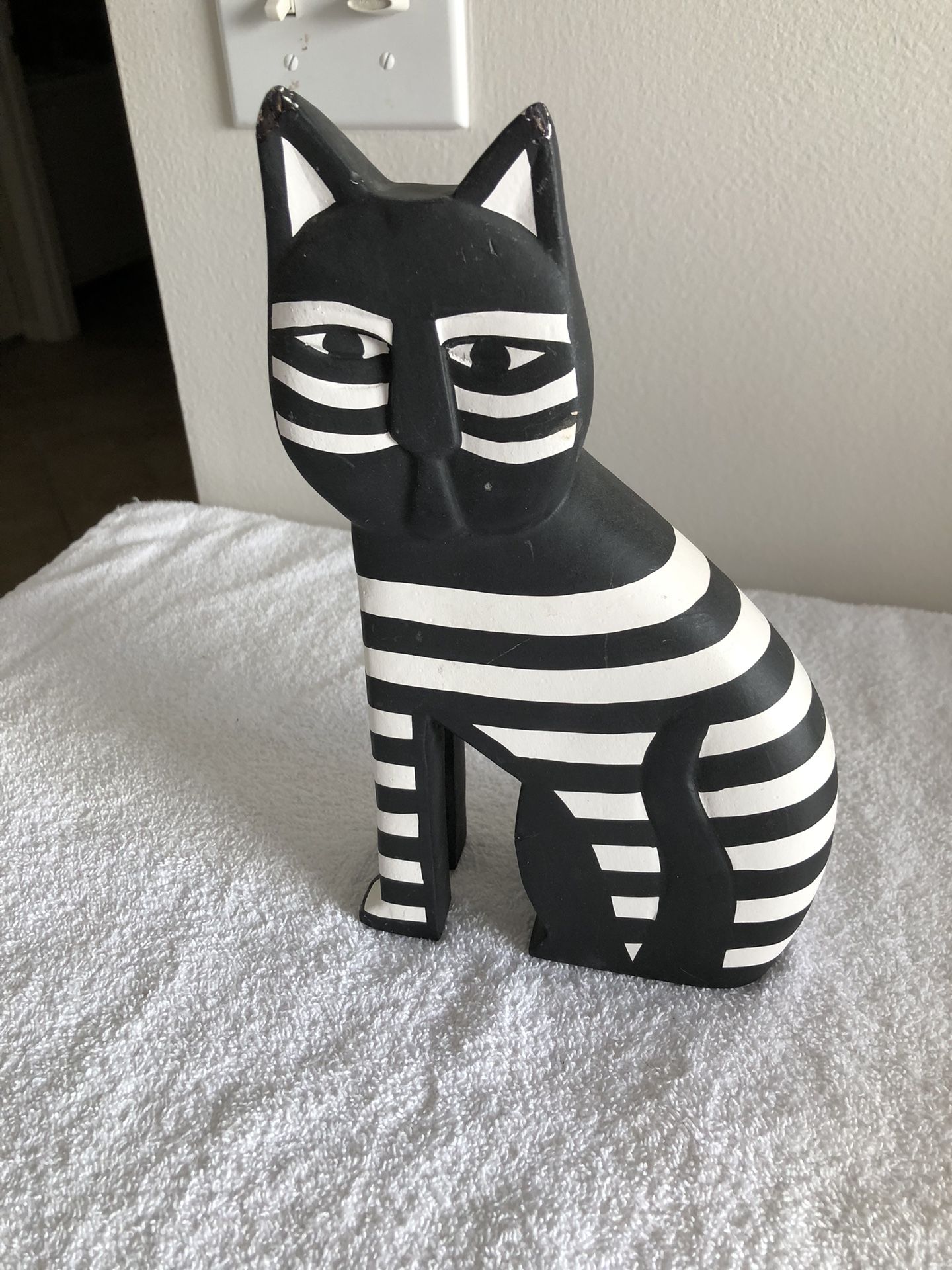 10” Decorative wooden Cat - Very Sweet, Small Chip On Back $5