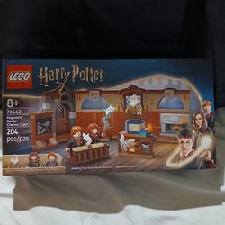 LEGO Hogwarts Chemistry Class Set