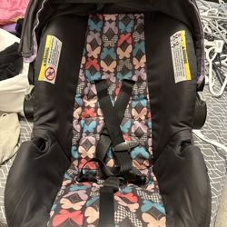 BABY CARSEAT AND STROLLER