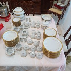 Golden Leaf Dinner Ware By MURIFIELD.