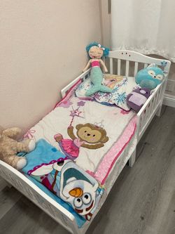 Toddler bed with mattress