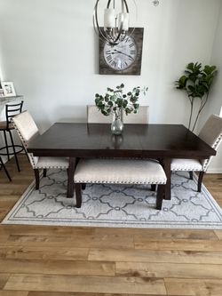 Dining Table - As New